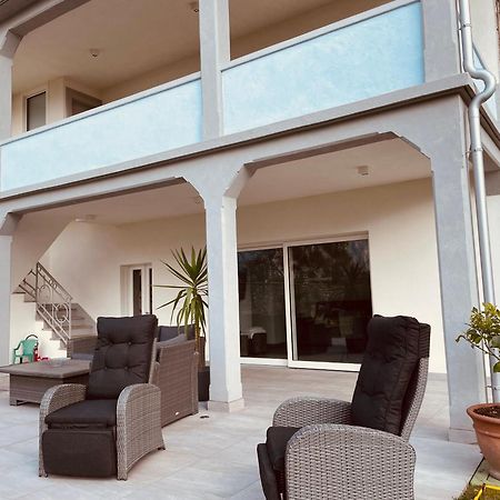 Villa Franca Pilzone Luaran gambar