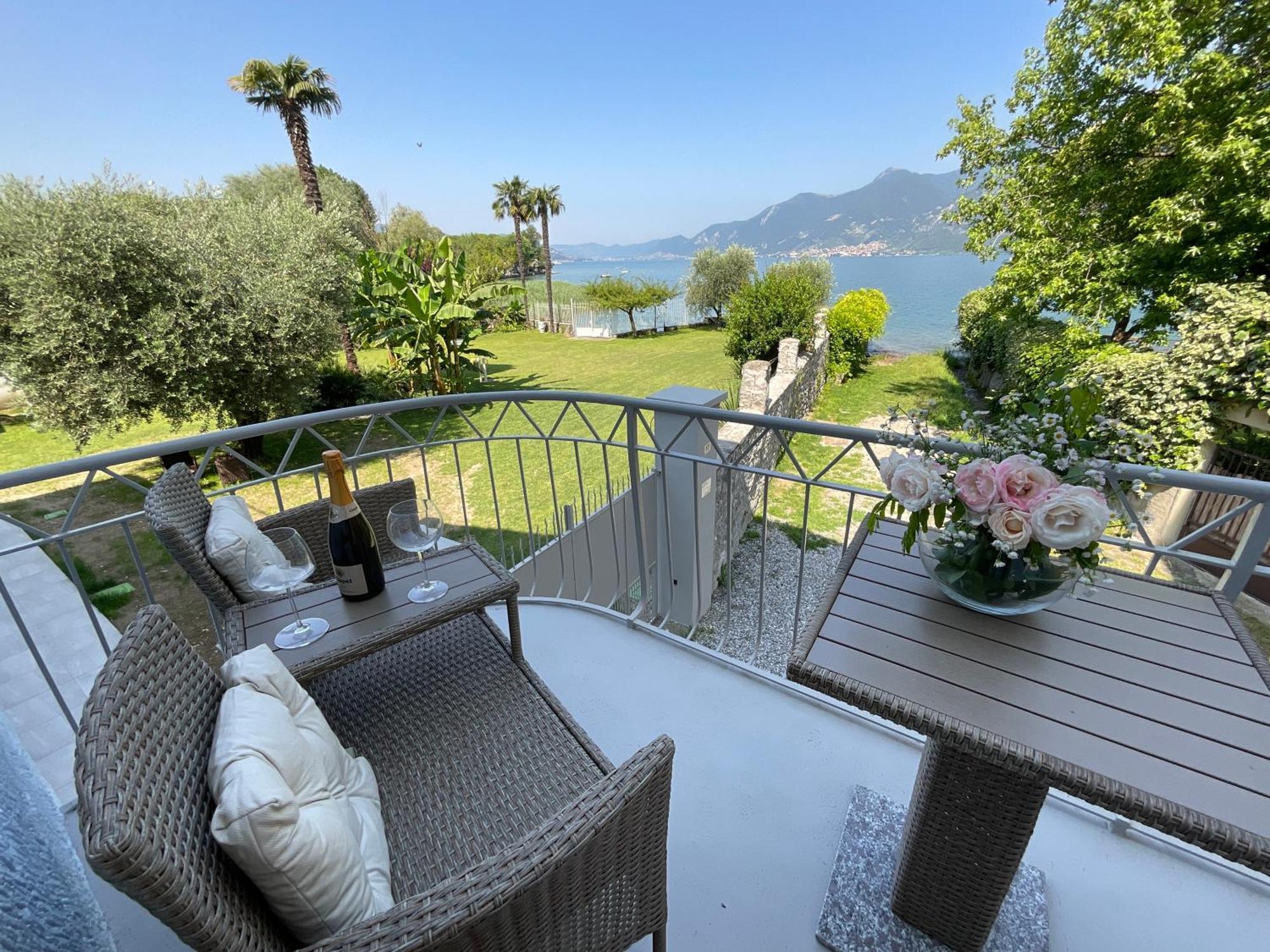 Villa Franca Pilzone Luaran gambar