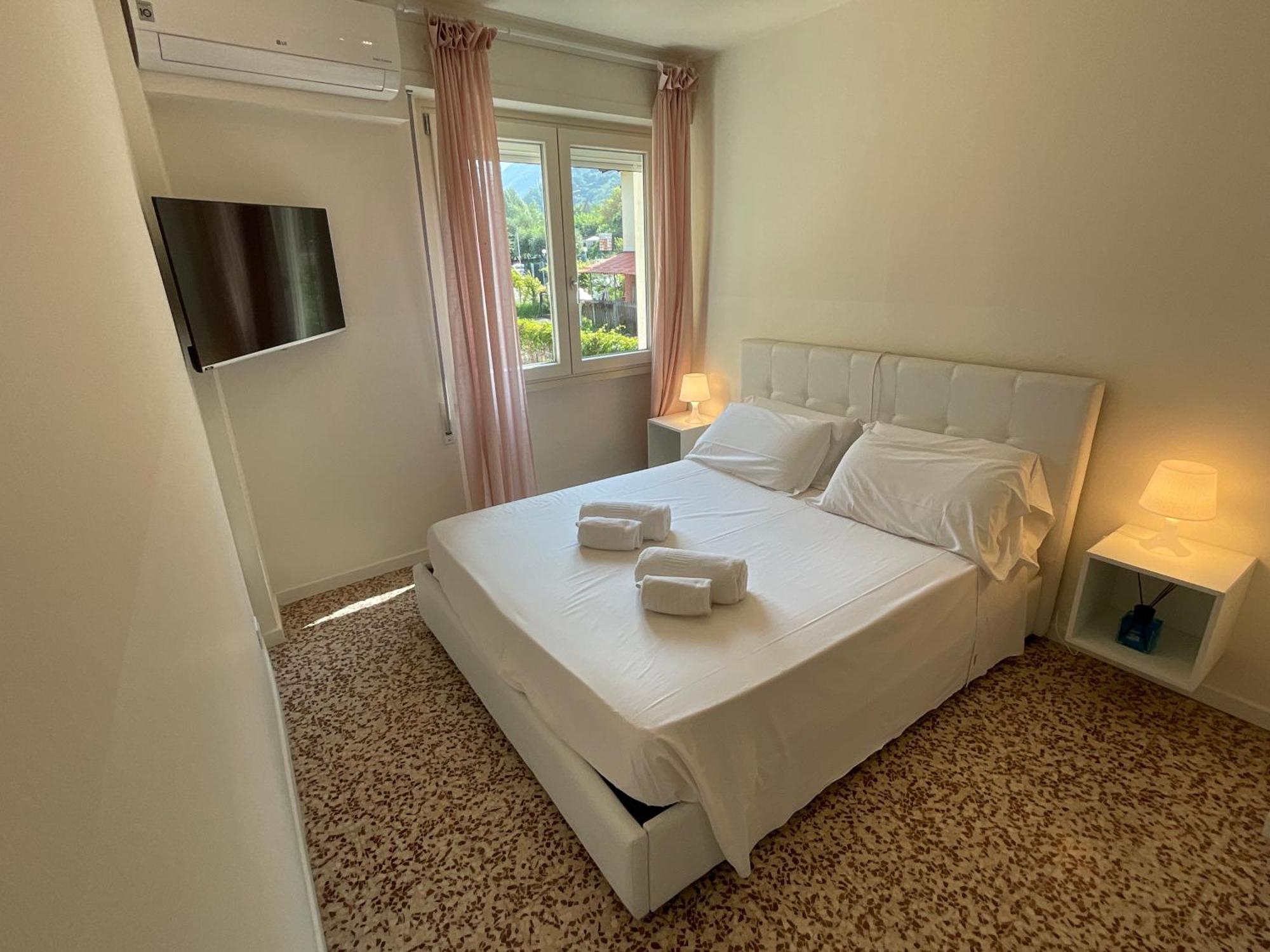 Villa Franca Pilzone Luaran gambar